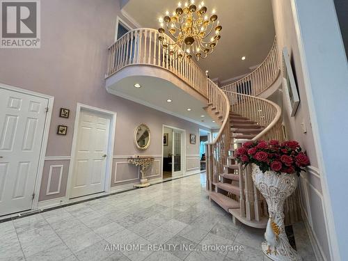 92 Springbrook Drive, Richmond Hill, ON - Indoor Photo Showing Other Room