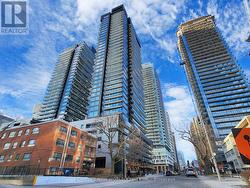 2113 - 117 BROADWAY AVENUE  Toronto, ON M4P 1V3