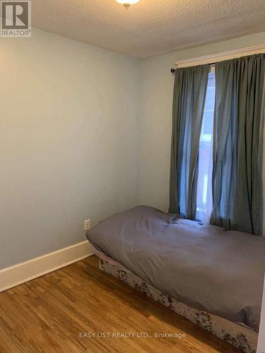 4322 Bampfield Street, Niagara Falls, ON - Indoor Photo Showing Bedroom