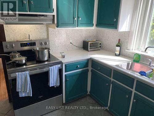 4322 Bampfield Street, Niagara Falls, ON - Indoor Photo Showing Kitchen