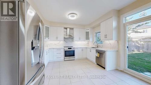 55 Steamer Drive, Whitby, ON - Indoor Photo Showing Kitchen
