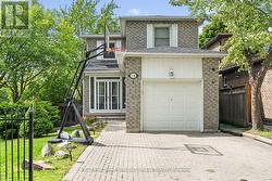 78 SUNSHINE DRIVE  Richmond Hill, ON L4C 8H2