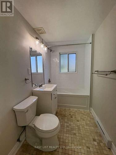 55 Commercial Street, Milton, ON - Indoor Photo Showing Bathroom