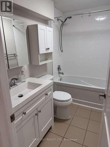 55 Commercial Street, Milton, ON - Indoor Photo Showing Bathroom