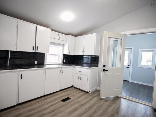 32 Douglas Avenue, Amherst, NS 