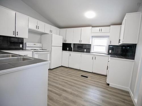 32 Douglas Avenue, Amherst, NS 