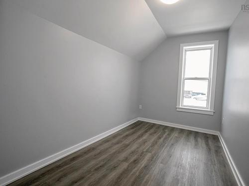 32 Douglas Avenue, Amherst, NS 