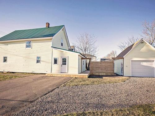 32 Douglas Avenue, Amherst, NS 