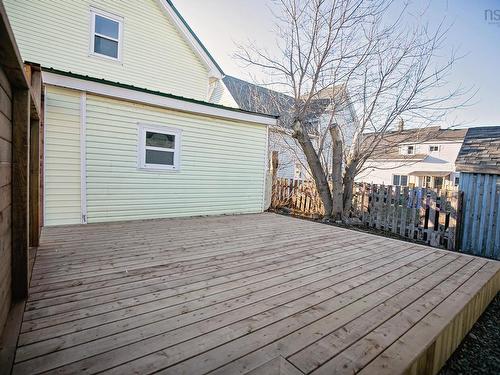 32 Douglas Avenue, Amherst, NS 