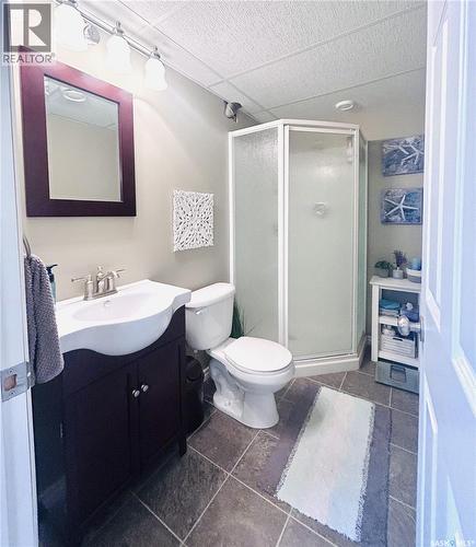 203 3Rd Avenue E, Shellbrook, SK - Indoor Photo Showing Bathroom