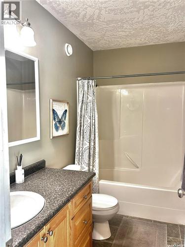 203 3Rd Avenue E, Shellbrook, SK - Indoor Photo Showing Bathroom
