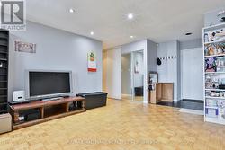 Close to Yorkdale Mall - 