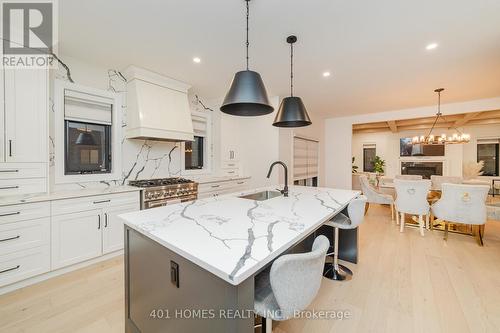 332 Christine Avenue, Lakeshore, ON - Indoor Photo Showing Kitchen With Upgraded Kitchen