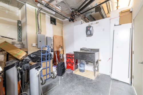 Atelier - 975 Rue Clark, Montréal (Ville-Marie), QC - Indoor Photo Showing Other Room