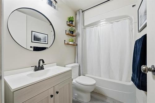 34 Mackie Bay, Winnipeg, MB 