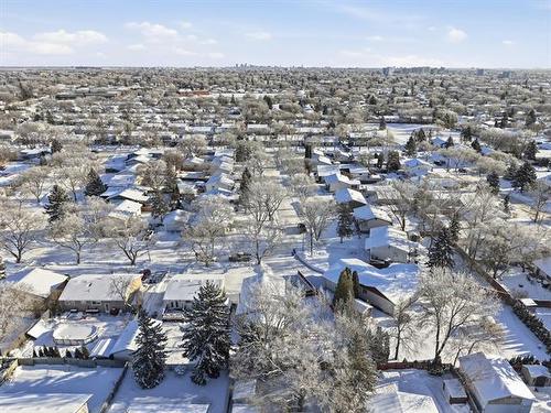 34 Mackie Bay, Winnipeg, MB 