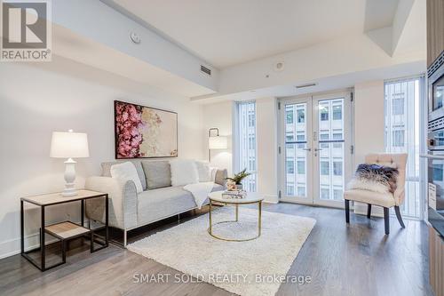 819 - 955 Bay Street, Toronto, ON - Indoor Photo Showing Living Room