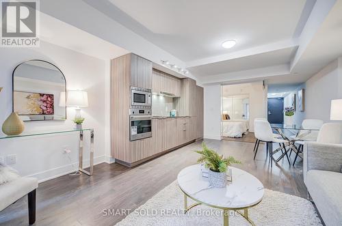 819 - 955 Bay Street, Toronto, ON - Indoor Photo Showing Other Room