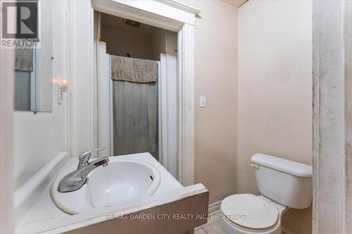 43 York Street, St. Catharines (Downtown), ON - Indoor Photo Showing Bathroom
