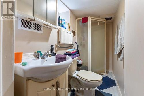 43 York Street, St. Catharines (Downtown), ON - Indoor Photo Showing Bathroom