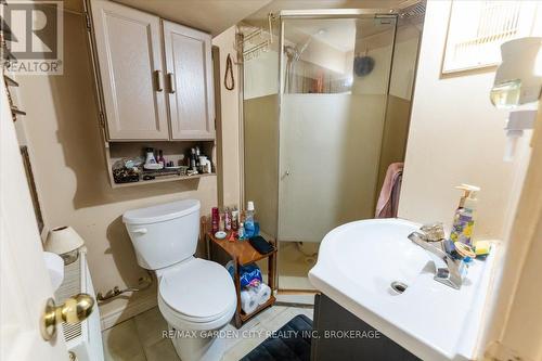 43 York Street, St. Catharines (Downtown), ON - Indoor Photo Showing Bathroom