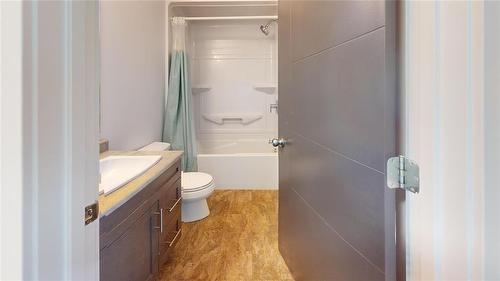 57 Cobalt Crescent, Brandon, MB - Indoor Photo Showing Bathroom