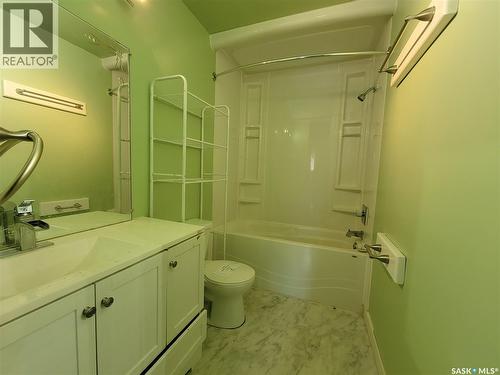 4721 Barr Crescent, Lloydminster, SK - Indoor Photo Showing Bathroom