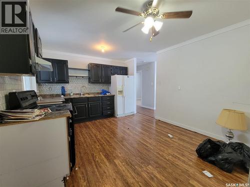 4721 Barr Crescent, Lloydminster, SK - Indoor Photo Showing Kitchen