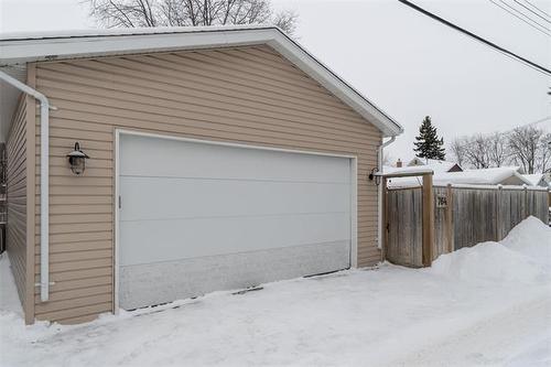 764 Henderson Hwy, Winnipeg, MB 