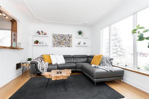 764 Henderson Hwy, Winnipeg, MB 