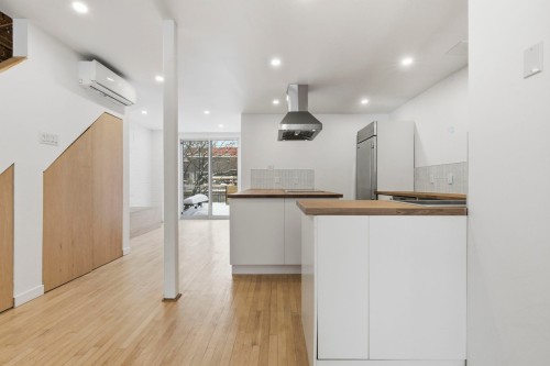 Cuisine - 3811 Rue St-Dominique, Montréal (Le Plateau-Mont-Royal), QC - Indoor Photo Showing Other Room