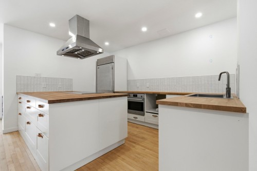 Cuisine - 3811 Rue St-Dominique, Montréal (Le Plateau-Mont-Royal), QC - Indoor Photo Showing Kitchen