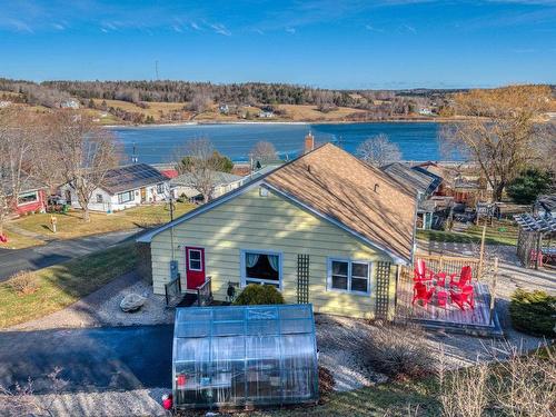 112 Hopson Street  Lunenburg, NS B0J 2C0