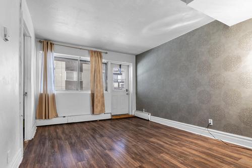 Salon - 101-6 Av. Argyle, Saint-Lambert, QC - Indoor Photo Showing Other Room