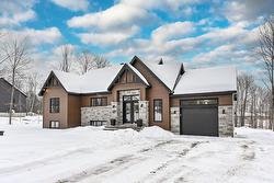 63 12e Avenue  Saint-Hippolyte, QC J8A 1E3