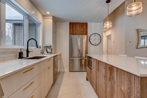 Cuisine - 63 12E Avenue, Saint-Hippolyte, QC - Indoor Photo Showing Kitchen With Upgraded Kitchen