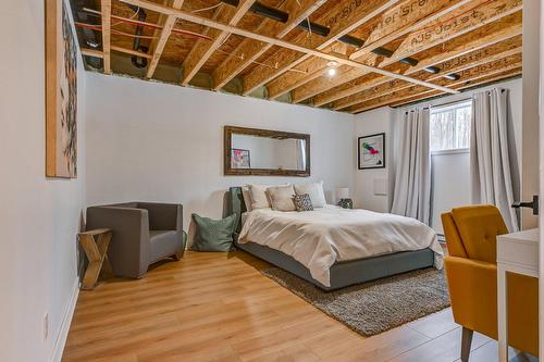 Chambre à coucher - 63 12E Avenue, Saint-Hippolyte, QC - Indoor Photo Showing Bedroom
