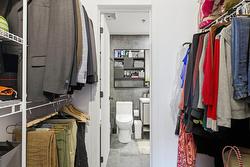 Walk-in closet - 