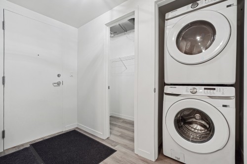 Laundry - 616-5250 Boul. Henri-Bourassa O., Montréal (Saint-Laurent), QC - Indoor Photo Showing Laundry Room