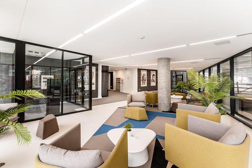 Hall - 414-1550 Rue Des Bassins, Montréal (Le Sud-Ouest), QC - Indoor Photo Showing Other Room