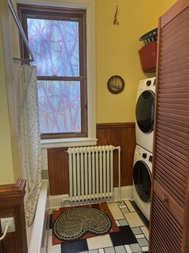 Salle de bains - 394 Rue De La Madone, Mont-Laurier, QC - Indoor Photo Showing Laundry Room
