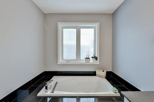 Salle de bains - 277 Rue Paré, L'Assomption, QC - Indoor