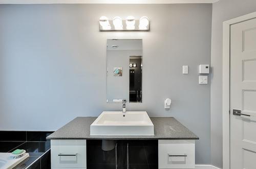 Salle de bains - 277 Rue Paré, L'Assomption, QC - Indoor Photo Showing Bathroom