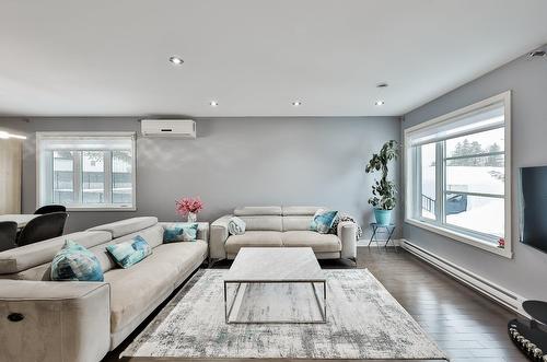 Salon - 277 Rue Paré, L'Assomption, QC - Indoor Photo Showing Living Room