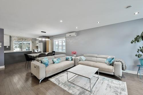 Salon - 277 Rue Paré, L'Assomption, QC - Indoor Photo Showing Living Room