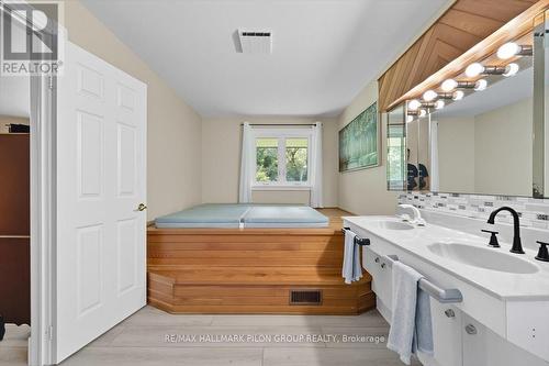 1717 Lakeshore Drive, Ottawa, ON - Indoor Photo Showing Bathroom