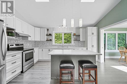 1717 Lakeshore Drive, Ottawa, ON - Indoor Photo Showing Kitchen With Upgraded Kitchen