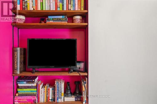 914 - 220 Burnhamthorpe Road W, Mississauga, ON - Indoor Photo Showing Other Room