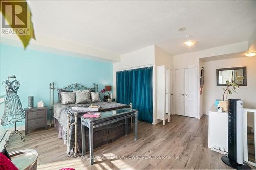 914 - 220 Burnhamthorpe Road W, Mississauga, ON - Indoor Photo Showing Bedroom