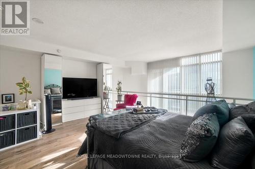 914 - 220 Burnhamthorpe Road W, Mississauga, ON - Indoor